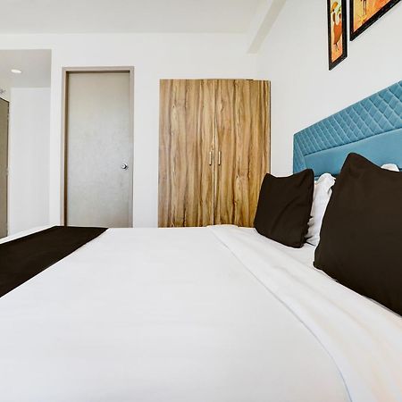 Super Collection O Vesu Surat Formerly Hotel Signature Ngoại thất bức ảnh