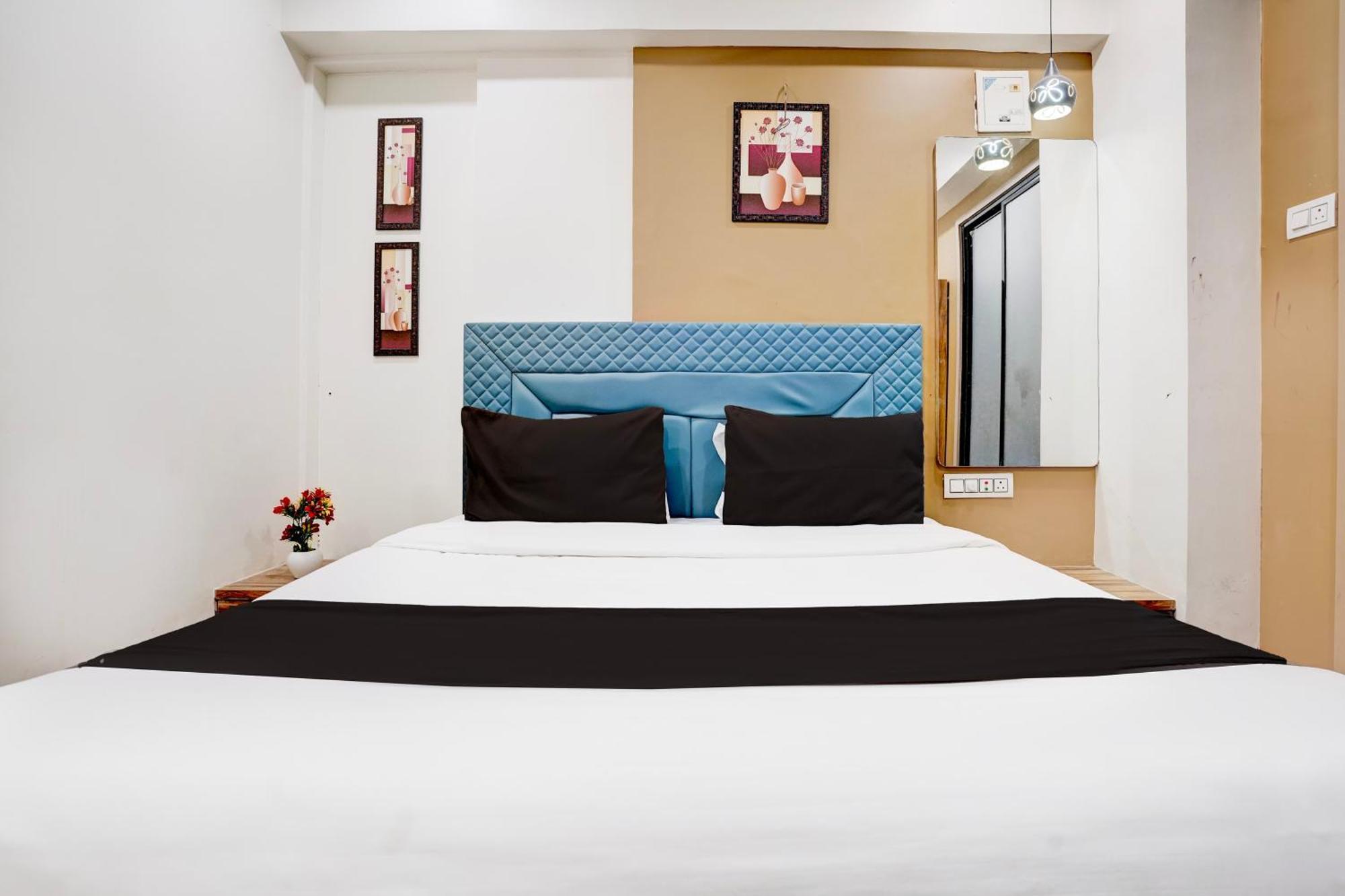 Super Collection O Vesu Surat Formerly Hotel Signature Ngoại thất bức ảnh