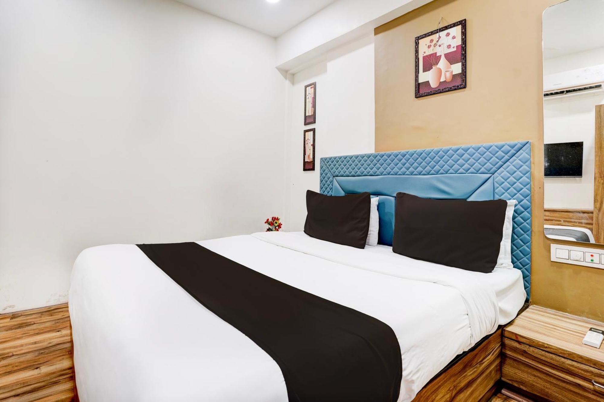 Super Collection O Vesu Surat Formerly Hotel Signature Ngoại thất bức ảnh