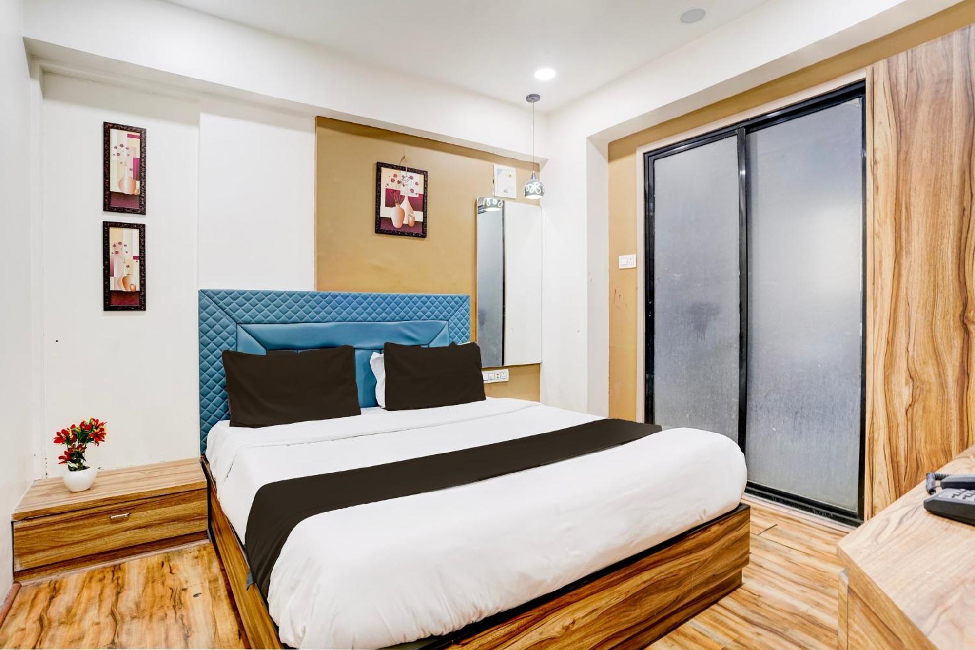 Super Collection O Vesu Surat Formerly Hotel Signature Ngoại thất bức ảnh