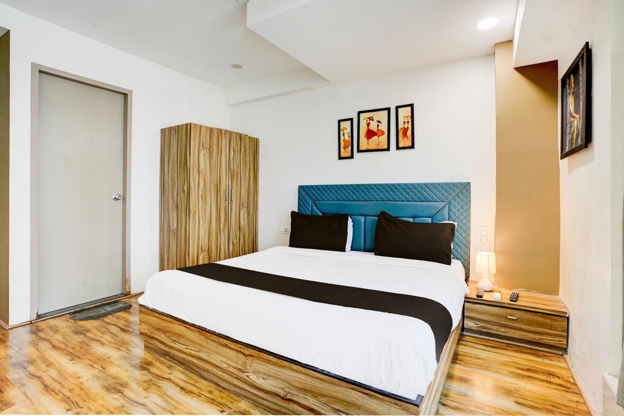 Super Collection O Vesu Surat Formerly Hotel Signature Ngoại thất bức ảnh