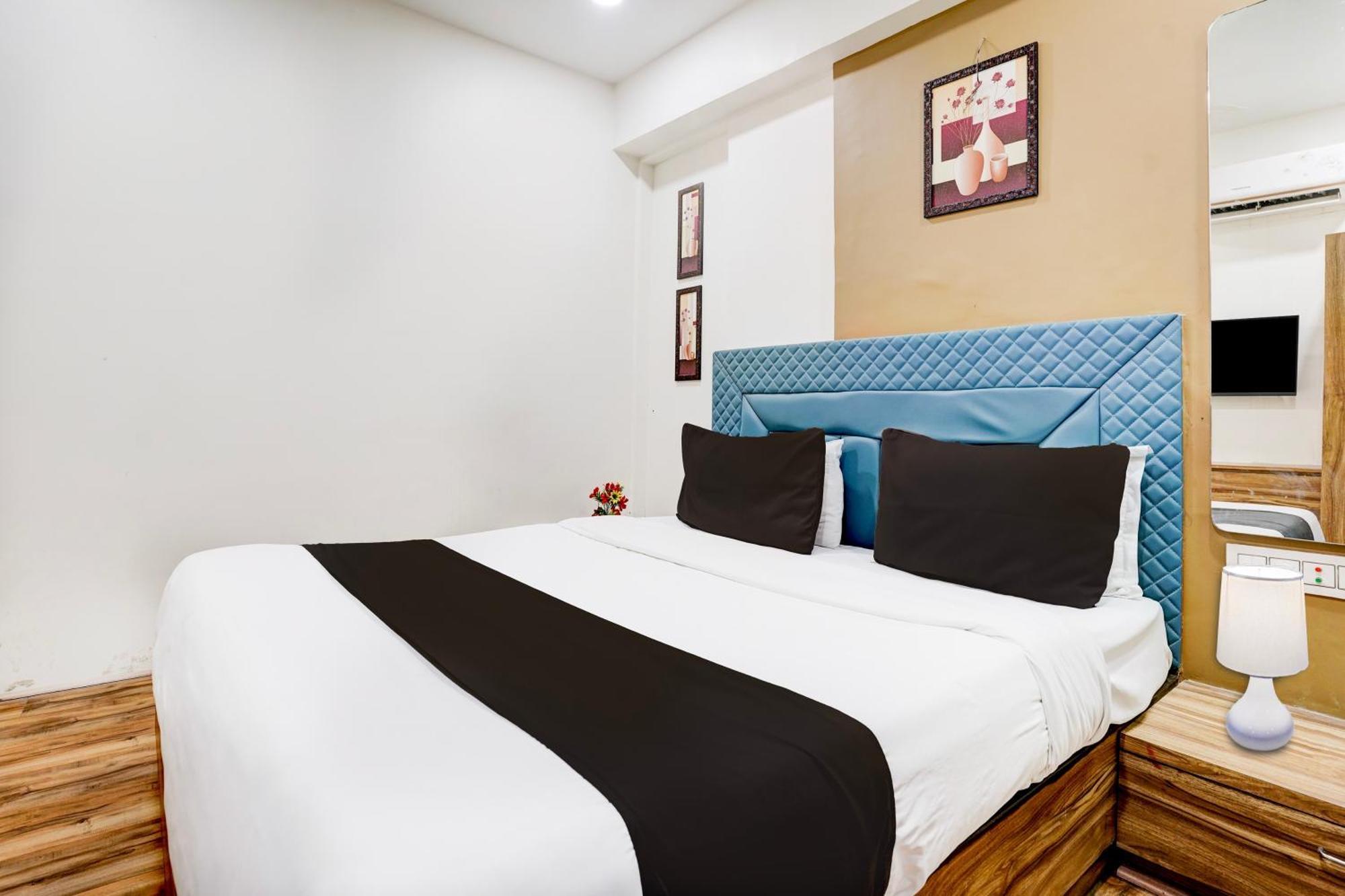 Super Collection O Vesu Surat Formerly Hotel Signature Ngoại thất bức ảnh