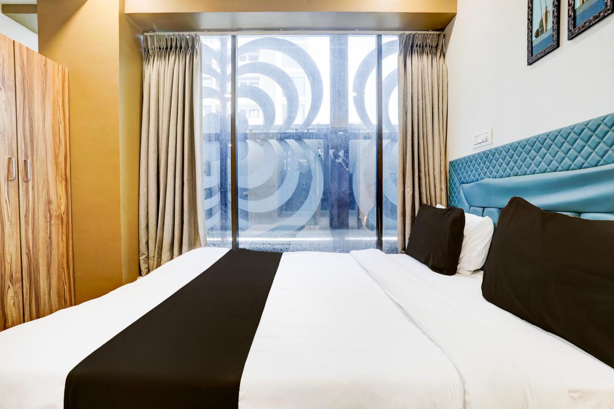 Super Collection O Vesu Surat Formerly Hotel Signature Ngoại thất bức ảnh