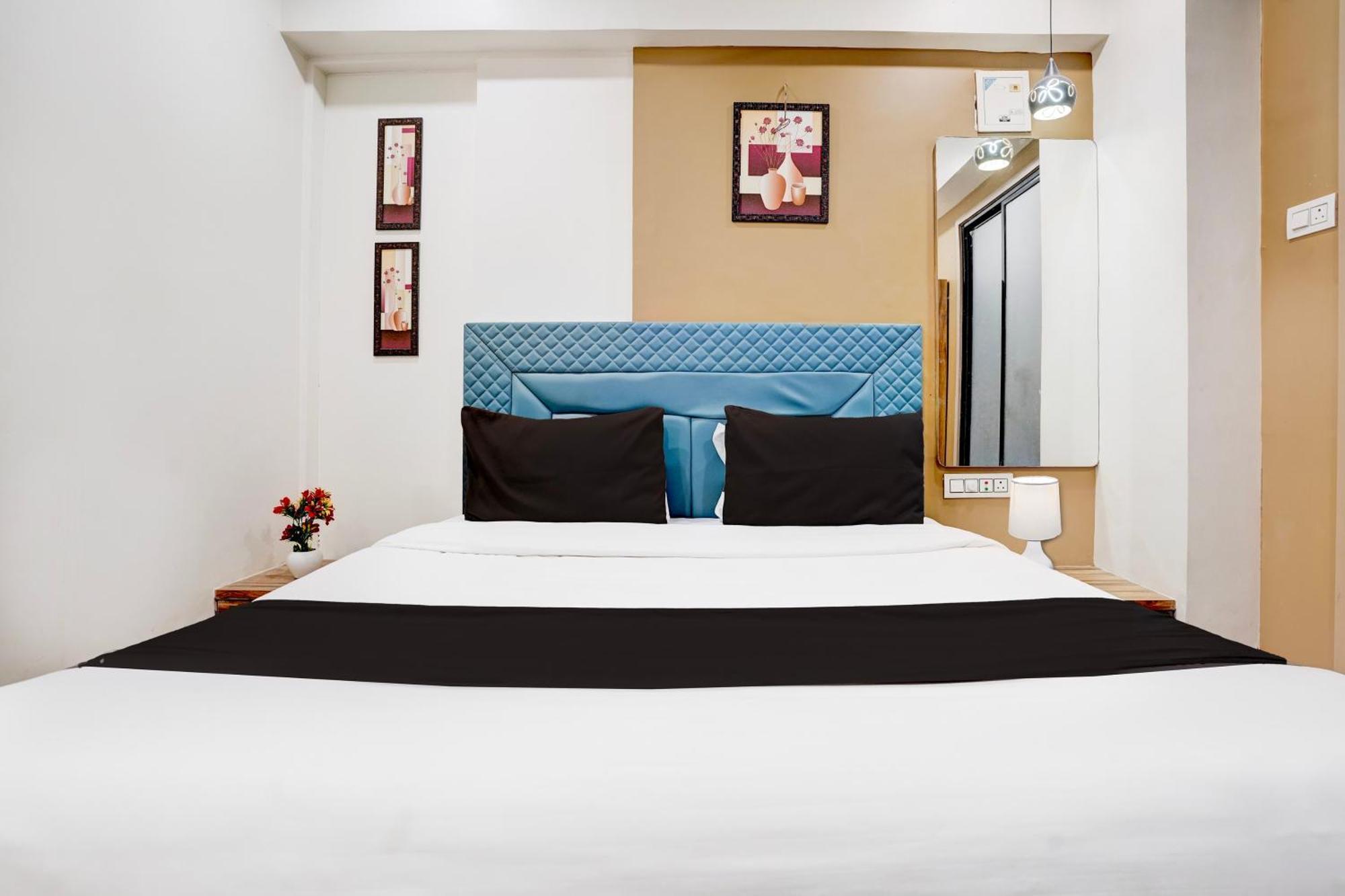 Super Collection O Vesu Surat Formerly Hotel Signature Ngoại thất bức ảnh